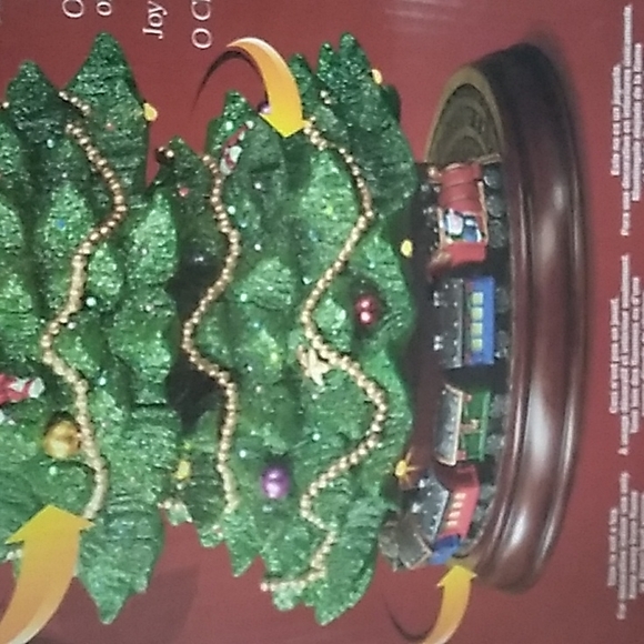 Christmas Rotating Tree - Picture 3 of 4